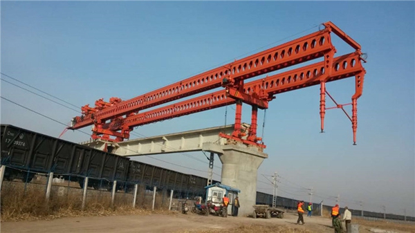 广东珠海200吨铁路架桥机如何在铁轨上掉头